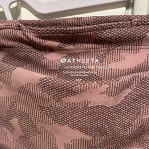 Athleta Mauve Camo Capri Leggings